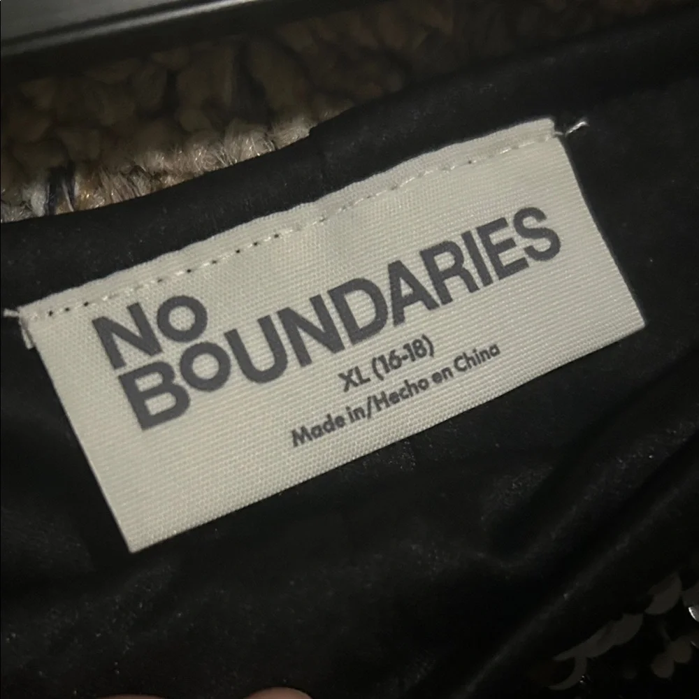 No Boundaries Black Sequin Sleevelss Top with matching shorts, Size XL 16/18 NWT - Picture 10 of 10